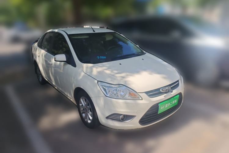 Used Ford Focus 2013 Sedan Classic 1.8L Manual Base Model Front Right 45 Deg