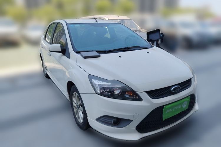 Used Ford Focus 2013 Hatchback Classic 1.8L Automatic Base Model Front Right 45 Deg
