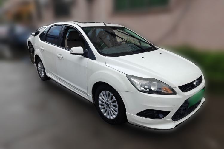 Used Ford Focus 2013 Hatchback Classic 1.8L Automatic Base Model Front Right 45 Deg