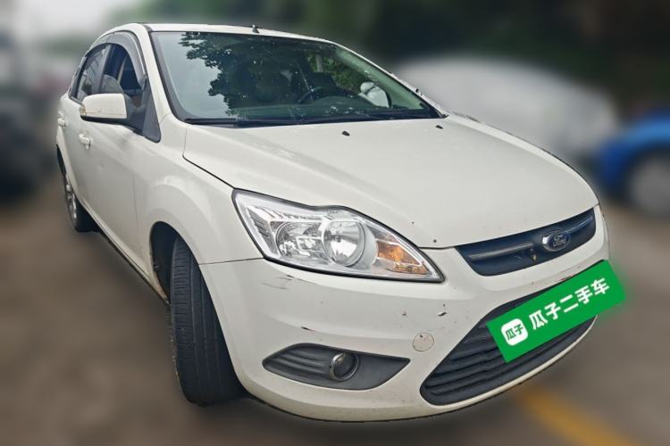 Used Ford Focus 2013 Sedan Classic 1.8L Manual Base Model Front Right 45 Deg