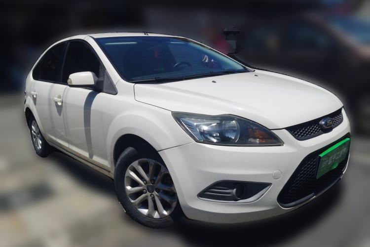 Used Ford Focus 2013 Hatchback Classic 1.8L Automatic Base Model Front Right 45 Deg