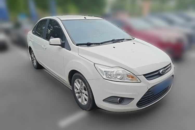 Used Ford Focus 2013 Sedan Classic 1.8L Manual Base Model Front Right 45 Deg