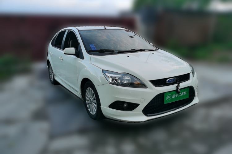 Used Ford Focus 2013 Hatchback Classic 1.8L Automatic Fashion Edition Front Right 45 Deg