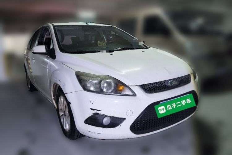 Used Ford Focus 2013 Hatchback Classic 1.8L Automatic Base Model Front Right 45 Deg