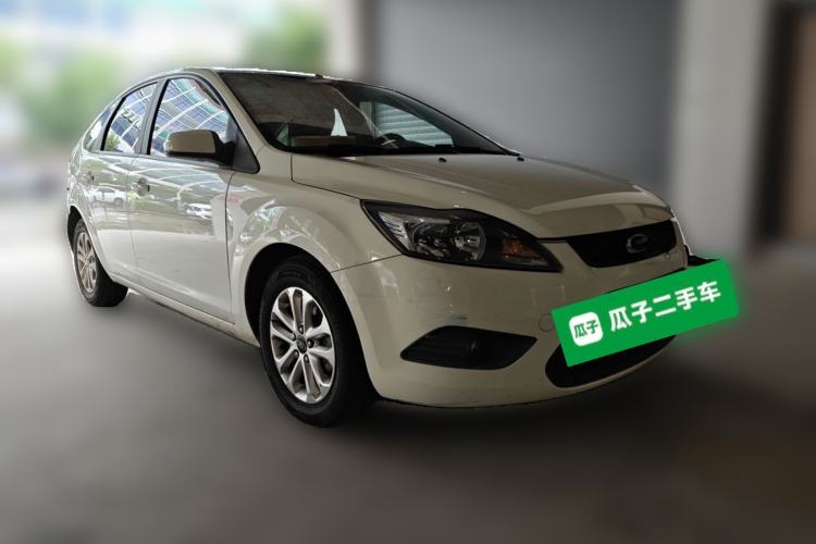 Used Ford Focus 2013 Hatchback Classic 1.8L Automatic Base Model Front Right 45 Deg