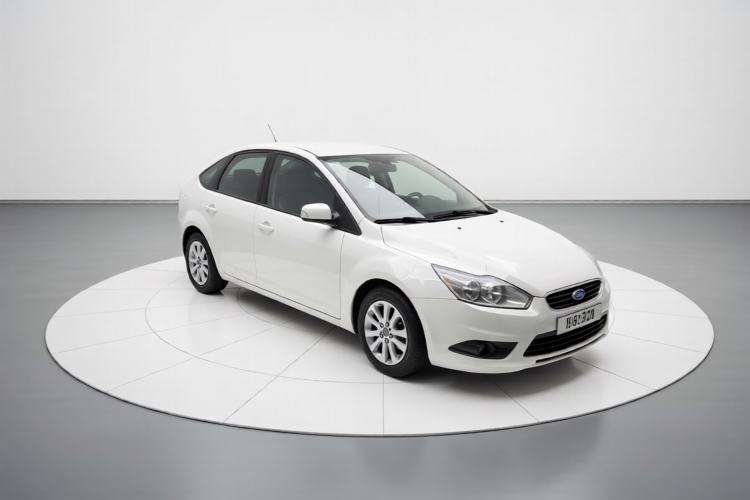 Used Ford Focus 2013 Hatchback Classic 1.8L Manual Base Model Front Right 45 Deg