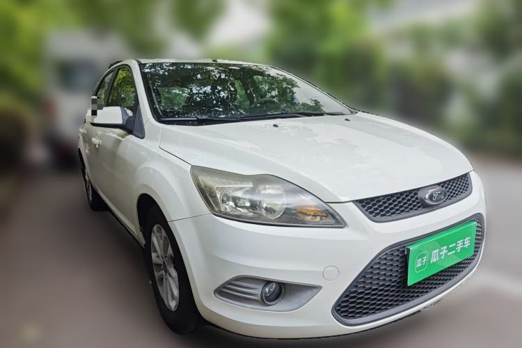 Used Ford Focus 2013 Hatchback Classic 1.8L Automatic Base Model Front Right 45 Deg