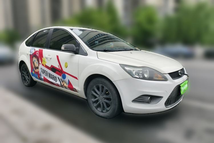 Used Ford Focus 2013 Hatchback Classic 1.8L Automatic Base Model Front Right 45 Deg