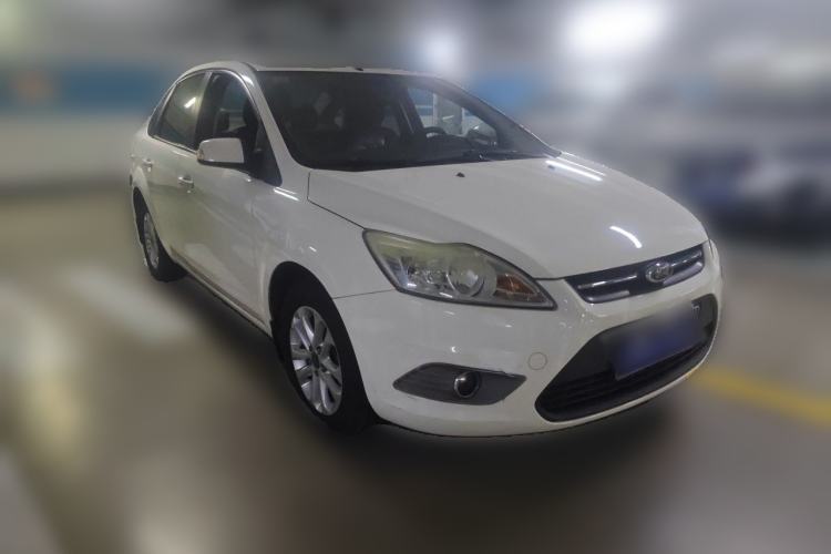 Used Ford Focus 2013 Hatchback Classic 1.8L Automatic Base Model Front Right 45 Deg