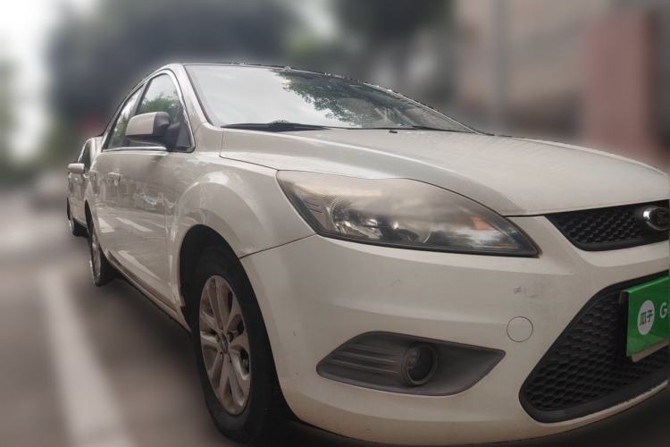 Used Ford Focus 2013 Hatchback Classic 1.8L Automatic Base Model Front Right 45 Deg