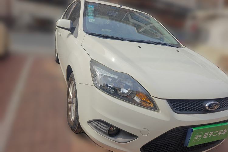 Used Ford Focus 2013 Hatchback Classic 1.8L Manual Base Model Front Right 45 Deg