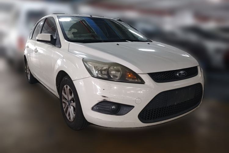 Used Ford Focus 2013 Hatchback Classic 1.8L Automatic Base Model Front Right 45 Deg