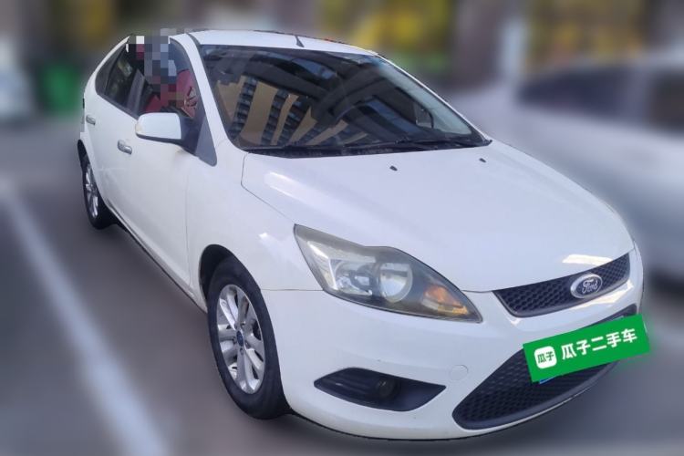 Used Ford Focus 2013 Hatchback Classic 1.8L Automatic Base Model Front Right 45 Deg