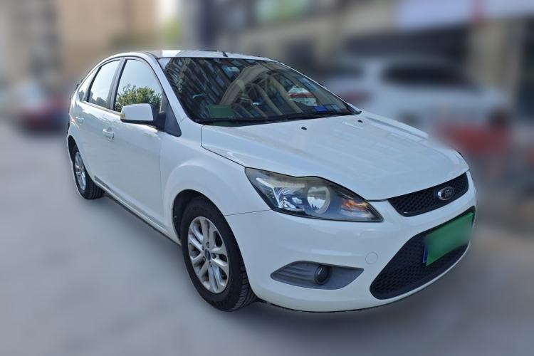 Used Ford Focus 2013 Hatchback Classic 1.8L Automatic Base Model Front Right 45 Deg