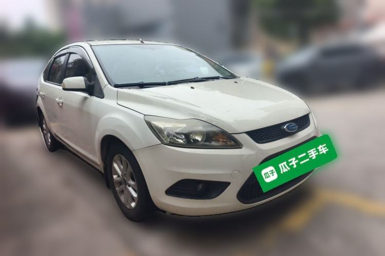Used Ford Focus 2013 Hatchback Classic 1.8L Automatic Base Model Front Right 45 Deg