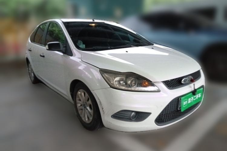 Used Ford Focus 2013 Hatchback Classic 1.8L Manual Base Model Front Right 45 Deg