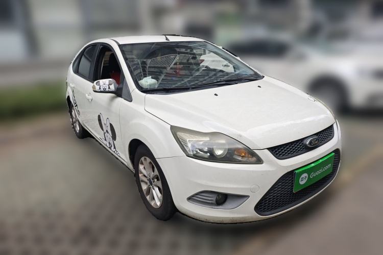 Used Ford Focus 2013 Hatchback Classic 1.8L Manual Base Model Front Right 45 Deg
