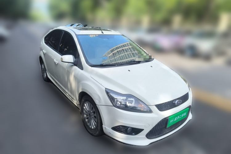 Used Ford Focus 2013 Hatchback Classic 1.8L Automatic Fashion Edition Front Right 45 Deg