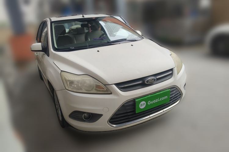Used Ford Focus 2013 Sedan Classic 1.8L Automatic Fashion Edition Front Right 45 Deg