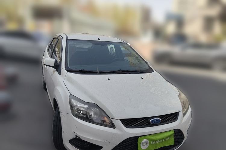 Used Ford Focus 2013 Hatchback Classic 1.8L Automatic Base Model Front Right 45 Deg