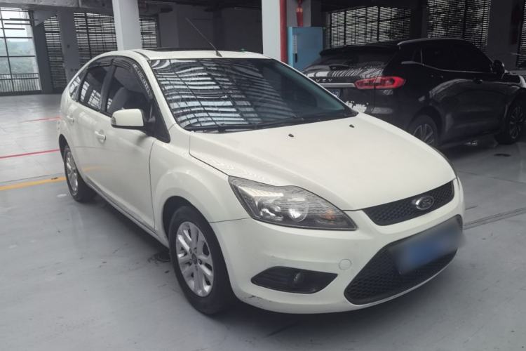 Used Ford Focus 2013 Hatchback Classic 1.8L Manual Millionth Anniversary Edition Front Right 45 Deg