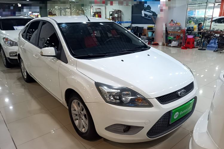 Used Ford Focus 2013 Hatchback Classic 1.8L Manual Base Model Front Right 45 Deg