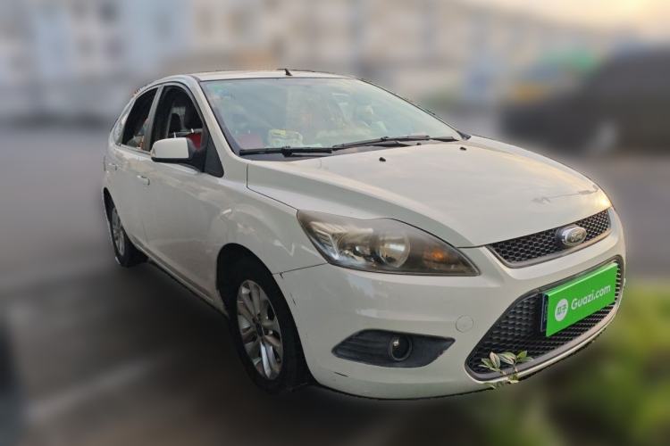 Used Ford Focus 2013 Hatchback Classic 1.8L Manual Base Model Front Right 45 Deg