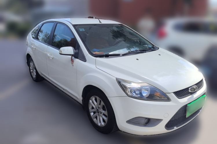 Used Ford Focus 2013 Hatchback Classic 1.8L Manual Base Model Front Right 45 Deg