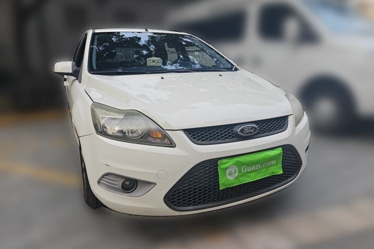 Used Ford Focus 2013 Hatchback Classic 1.8L Manual Base Model Front Right 45 Deg