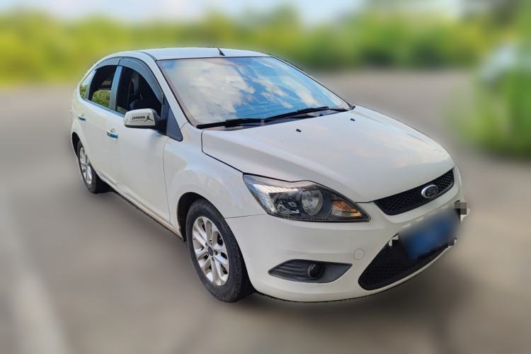 Used Ford Focus 2013 Hatchback Classic 1.8L Manual Base Model Front Right 45 Deg