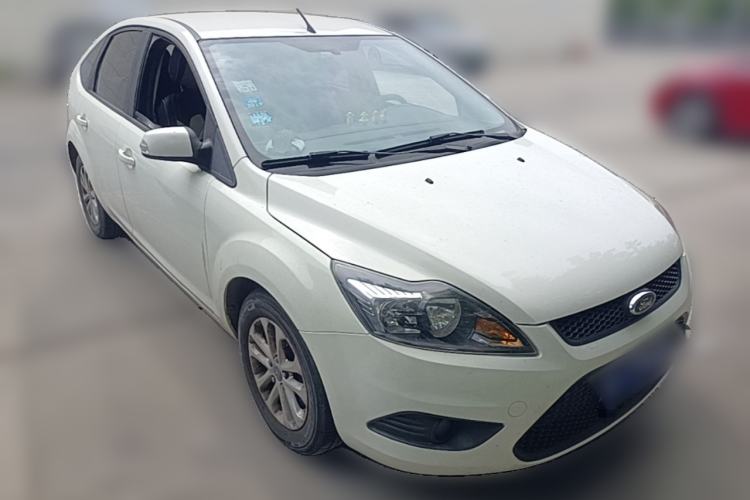 Used Ford Focus 2013 Hatchback Classic 1.8L Manual Base Model Front Right 45 Deg