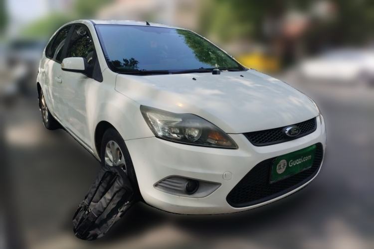 Used Ford Focus 2013 Hatchback Classic 1.8L Manual Base Model Front Right 45 Deg