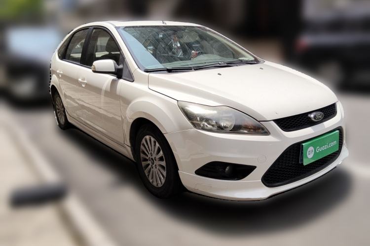 Used Ford Focus 2013 Hatchback Classic 1.8L Automatic Fashion Edition Front Right 45 Deg