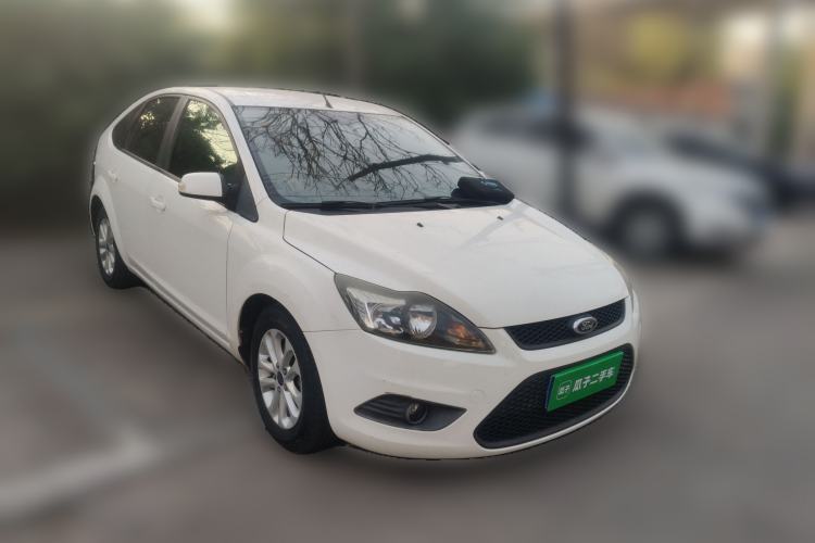 Used Ford Focus 2013 Hatchback Classic 1.8L Automatic Base Model Front Right 45 Deg