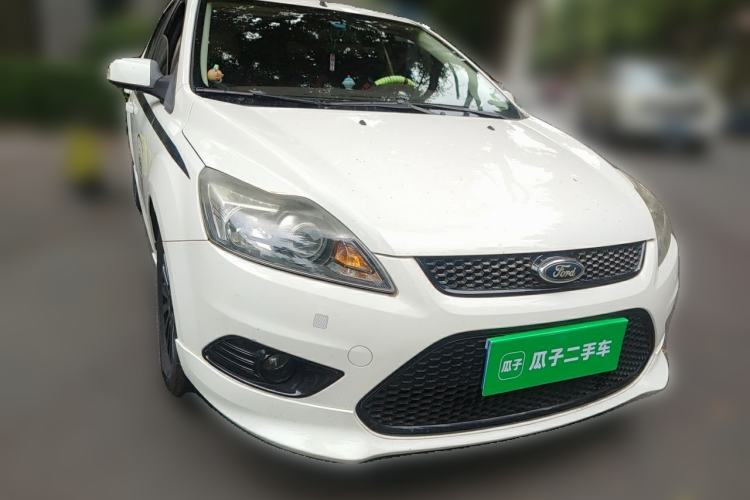 Used Ford Focus 2013 Hatchback Classic 1.8L Manual Fashion Edition Front Right 45 Deg