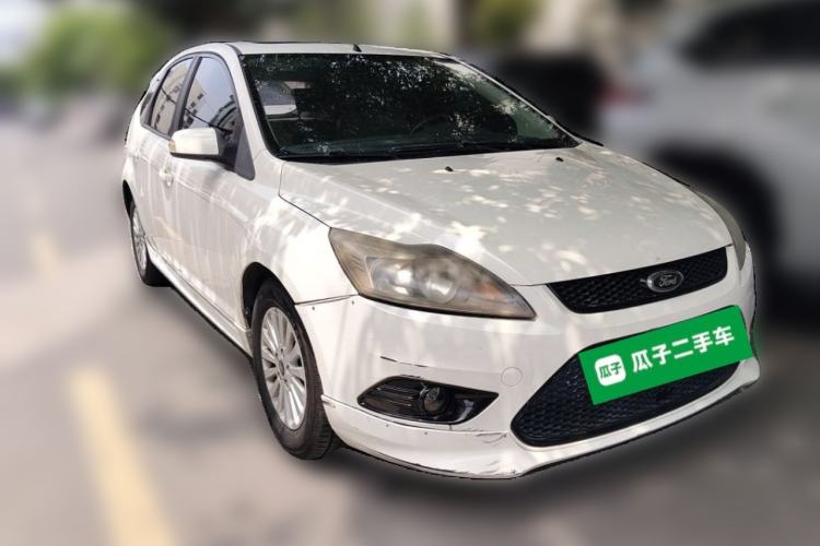 Used Ford Focus 2013 Hatchback Classic 1.8L Automatic Fashion Edition Front Right 45 Deg