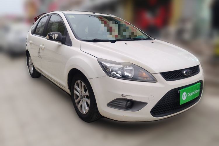 Used Ford Focus 2013 Hatchback Classic 1.8L Automatic Base Model Front Right 45 Deg