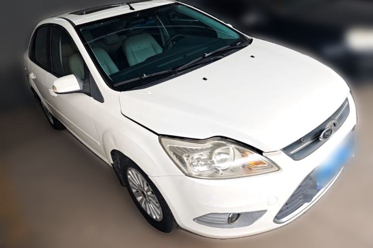 Used Ford Focus 2013 Sedan Classic 1.8L Automatic Fashion Edition Front Right 45 Deg