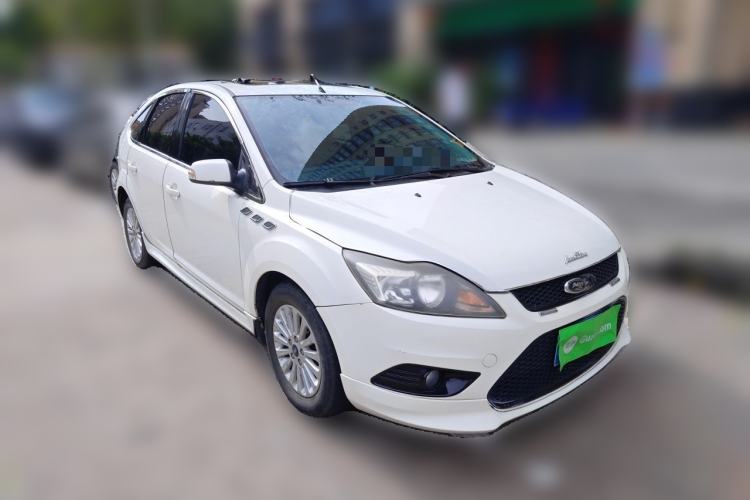 Used Ford Focus 2013 Hatchback Classic 1.8L Automatic Fashion Edition Front Right 45 Deg