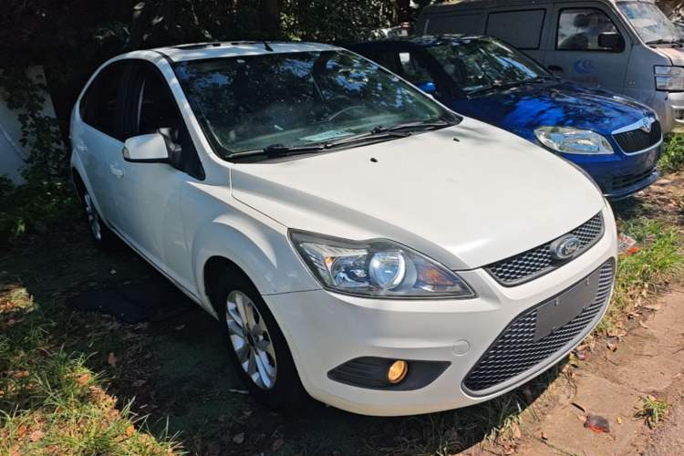 Used Ford Focus 2013 Hatchback Classic 1.8L Automatic Millionth Anniversary Edition Front Right 45 Deg