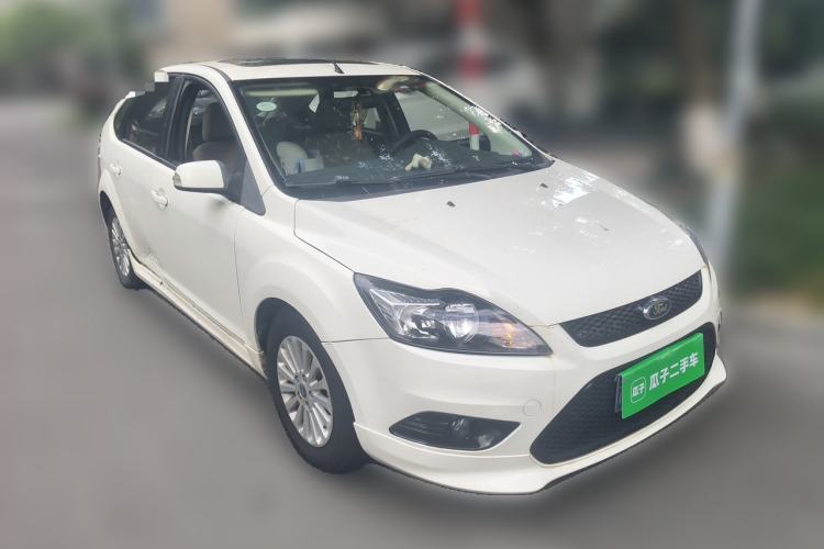 Used Ford Focus 2013 Hatchback Classic 1.8L Automatic Fashion Edition Front Right 45 Deg