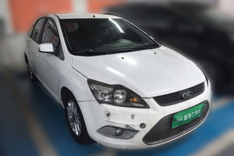 Used Ford Focus 2013 Hatchback Classic 1.8L Automatic Base Model Front Right 45 Deg