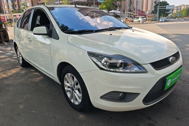 Used Ford Focus 2013 Hatchback Classic 1.8L Manual Base Model Front Right 45 Deg
