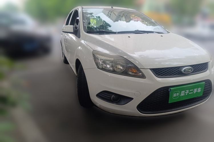 Used Ford Focus 2013 Hatchback Classic 1.8L Manual Base Model Front Right 45 Deg
