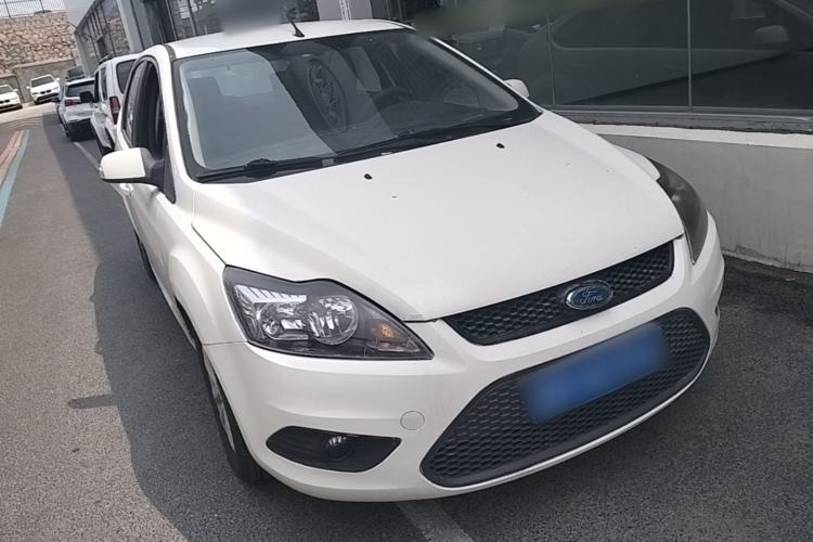 Used Ford Focus 2013 Hatchback Classic 1.8L Manual Base Model Front Right 45 Deg