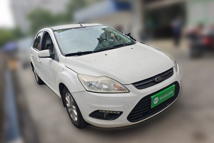 Used Ford Focus 2013 Sedan Classic 1.8L Automatic Base Model Front Right 45 Deg