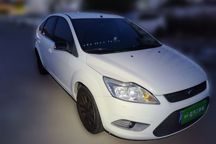 Used Ford Focus 2013 Hatchback Classic 1.8L Automatic Base Model Front Right 45 Deg
