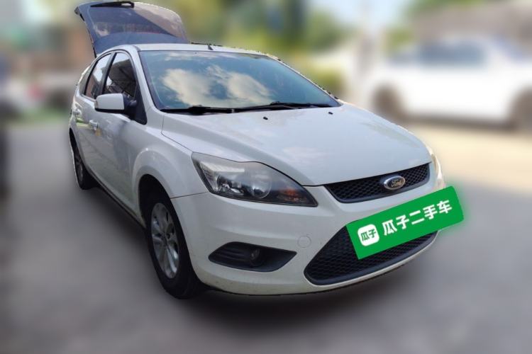 Used Ford Focus 2013 Hatchback Classic 1.8L Manual Base Model Front Right 45 Deg