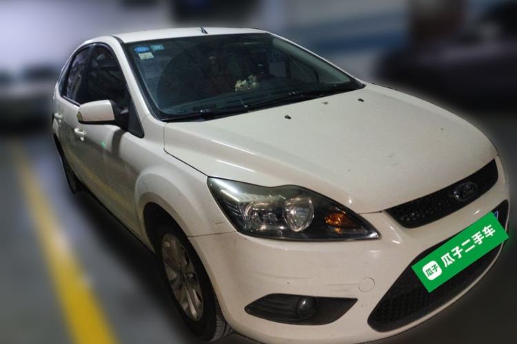 Used Ford Focus 2013 Hatchback Classic 1.8L Automatic Base Model Front Right 45 Deg