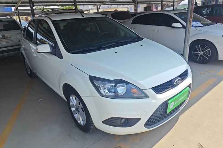 Used Ford Focus 2013 Hatchback Classic 1.8L Manual Base Model Front Right 45 Deg
